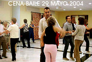 Ver el reportaje fotográfico de la cena-baile del 29 de mayo de 2004